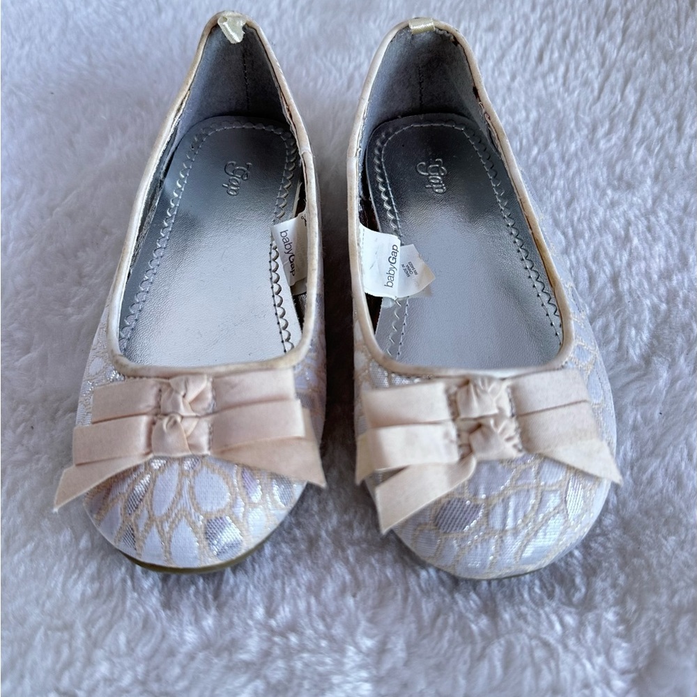 Gap girls ballet flats size 9